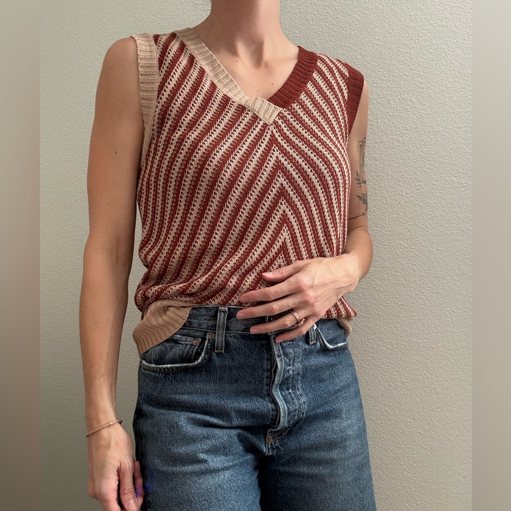Contrast Chevron V-Neck Sweater Vest